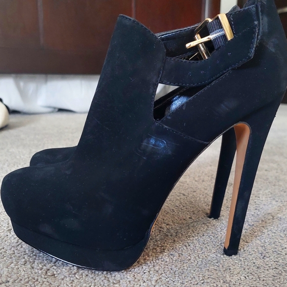 Black heels - Picture 4 of 5